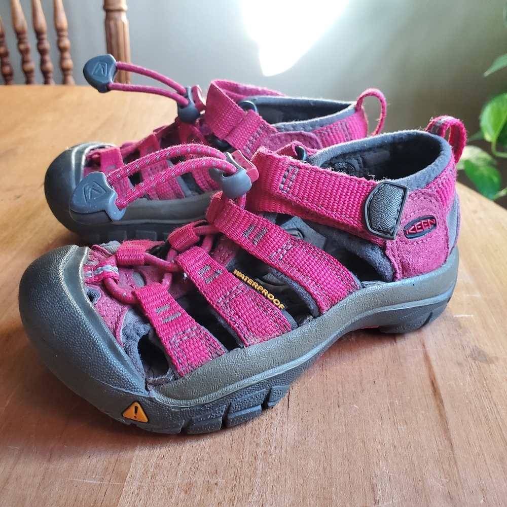 KEEN Girls Pink Sandals, US 8, EU 25